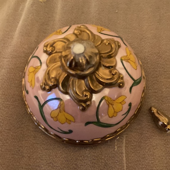 TFM Franklin Mint Faberge Porcelain Musical Egg Narcissus Crafted in Thailand - Picture 6 of 6